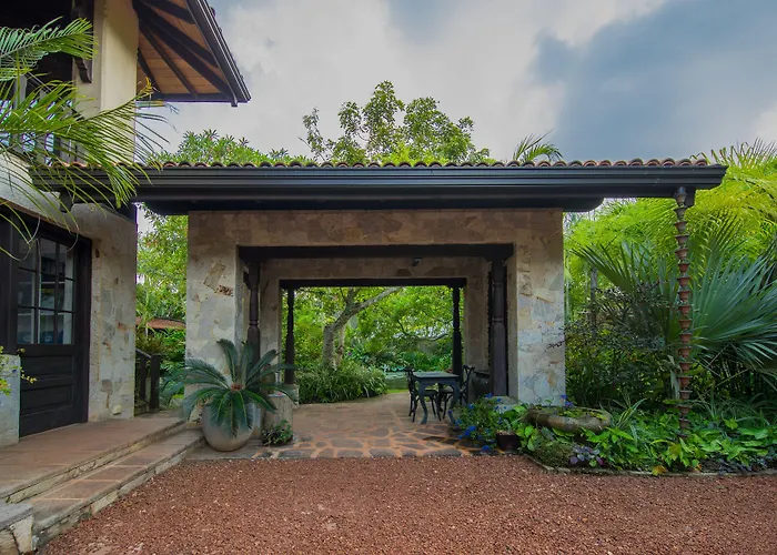 Sergeant House Boutique & Private BeachVilla